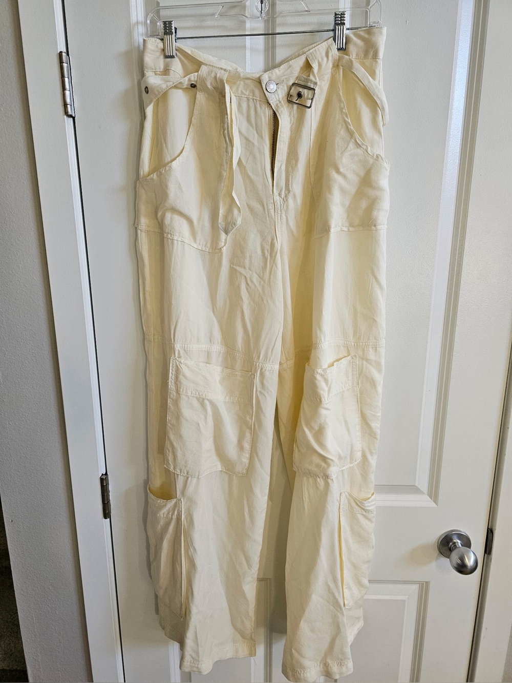 Forever 21 cream wide leg cargo pants